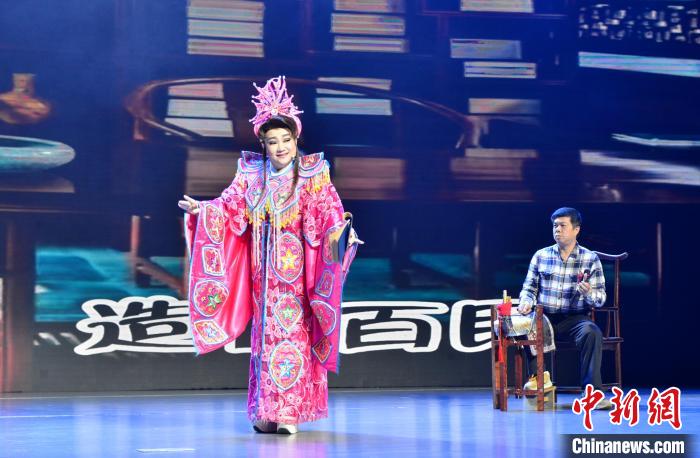 （新春见闻）台湾歌仔戏艺人助两岸“姐妹花”剧种传承创新