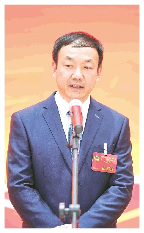 履职担当践初心 共启春天新征程——首场“委员通道”集中采访速写
